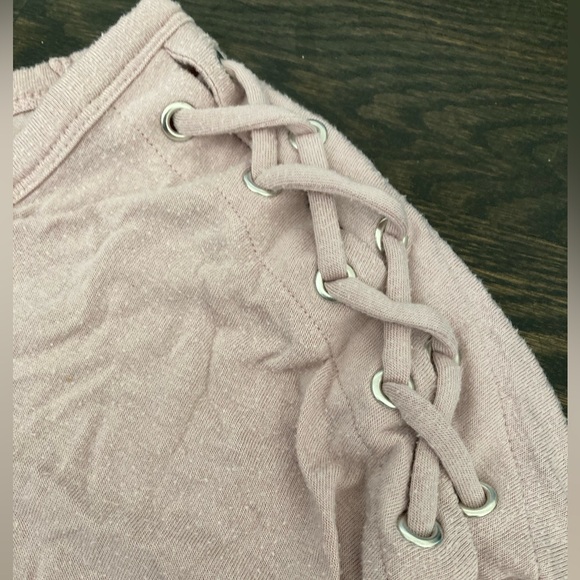 Express Dusty Rose Pink Lattice Shoulder Long Sleeve V-Neck Top Women's Size M - Picture 3 of 7